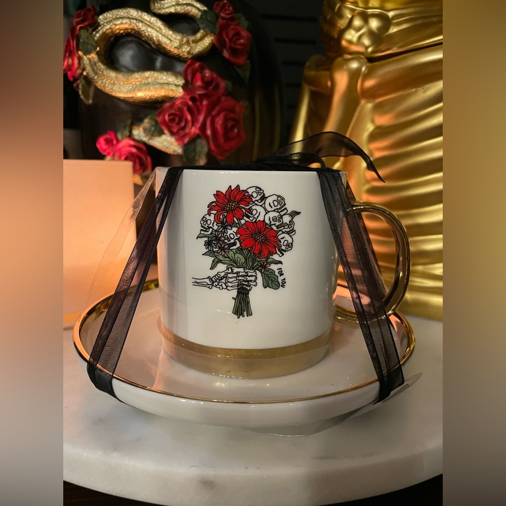 ELEGANCE Skeleton Hand Skull Flower Bouquet Cup And Saucer Set ❤️🖤💛💀💛❤️🖤